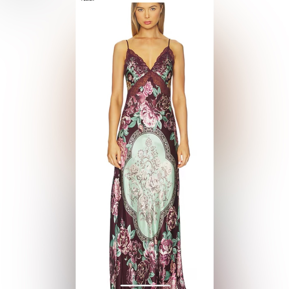 Camilla V-Neck Long Bias Slip with Train |
